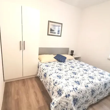 10-1 Bedroom Apt/terrace Apartmán Promajna