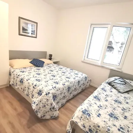 10-1 Bedroom Apt/terrace Promajna