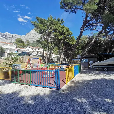 Apartment 10-1 Bedroom Apt/terrace