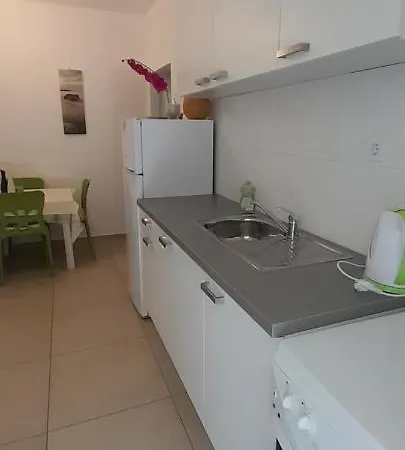 Apartmán 10-1 Bedroom Apt/terrace Promajna